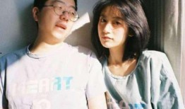 李诞和女朋友爆料视频,与女友甜蜜互动，揭秘娱乐圈背后的温馨瞬间